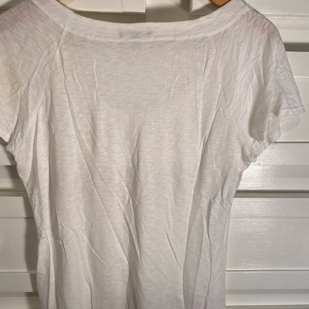 SOLD !!!! - 2️⃣Bundle Gap short sleeve tops..! - Picture 12 of 16